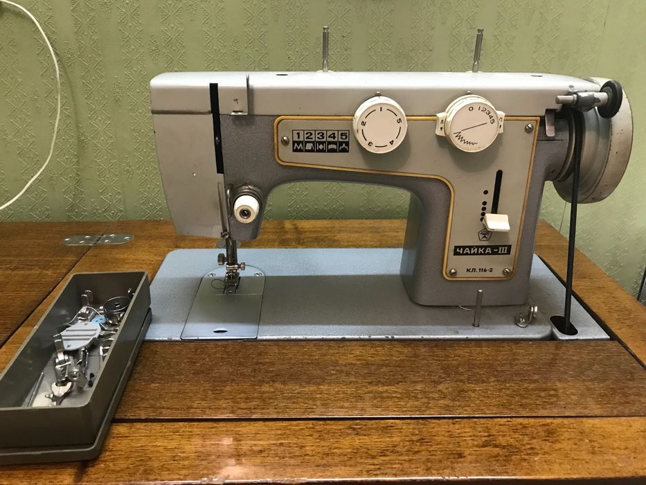Продам швейну машинку б/у
