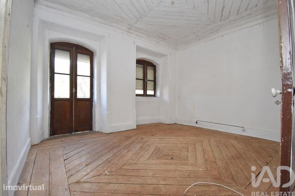 Casa tradicional T3 em Miranda do Corvo de 220,00 m2