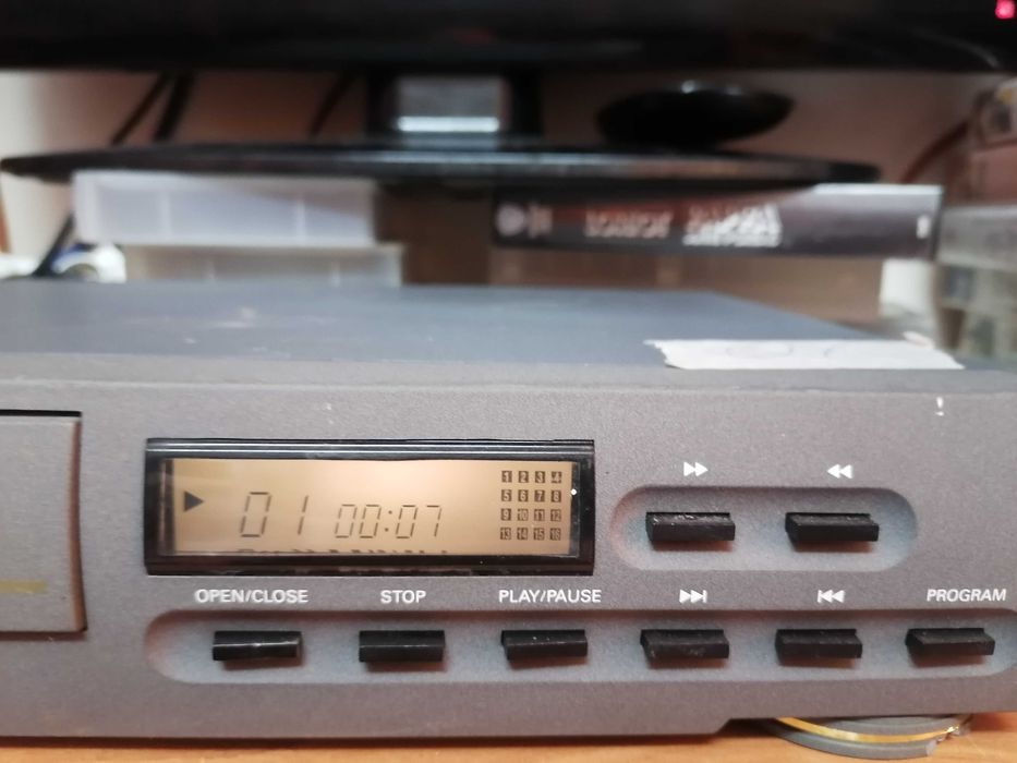 Odtwarzacz CD Universum CD 1035