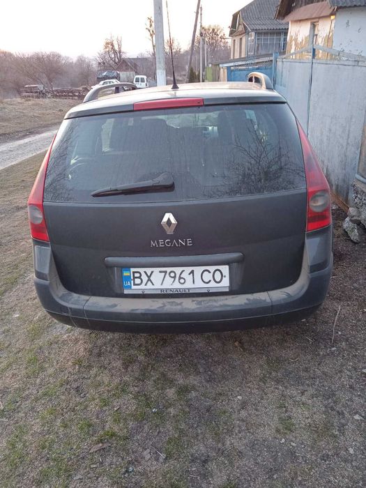 продаю свою машину рено