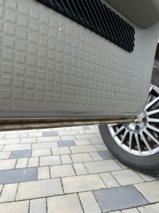 Автомобіль VW TRANSPORTER