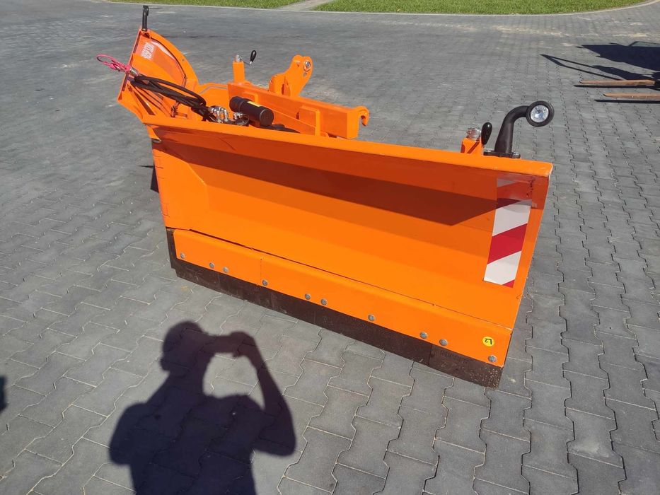 Solidny pług składany do śniegu strzałka VOLANT 3.2 m