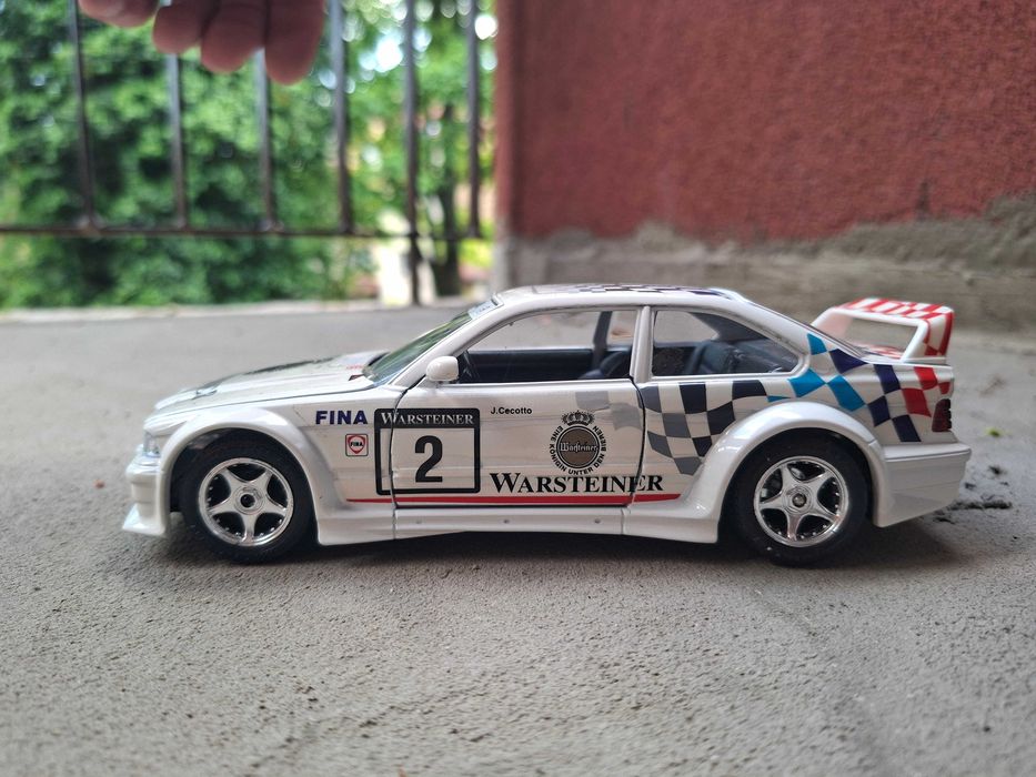 BMW M3 E36 GTR 1:24 bburago model samochodu
