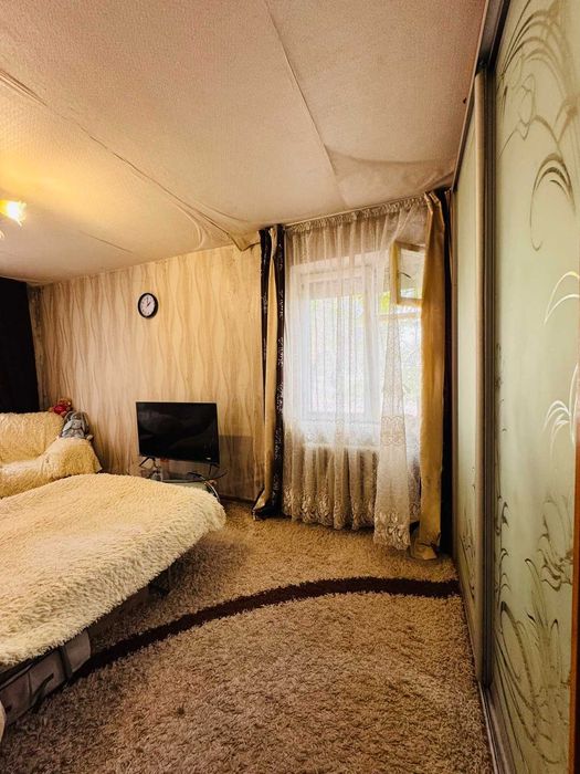 Продається 2-кімнатна квартира