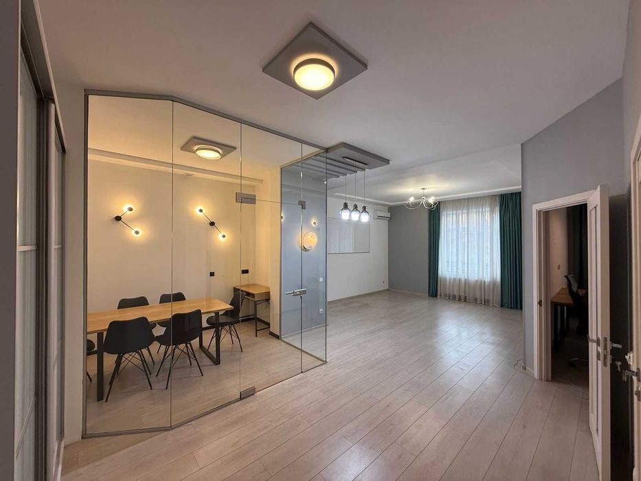 Офіс 70 кв.м Печерськ, вулиця Коновальця 36-Е