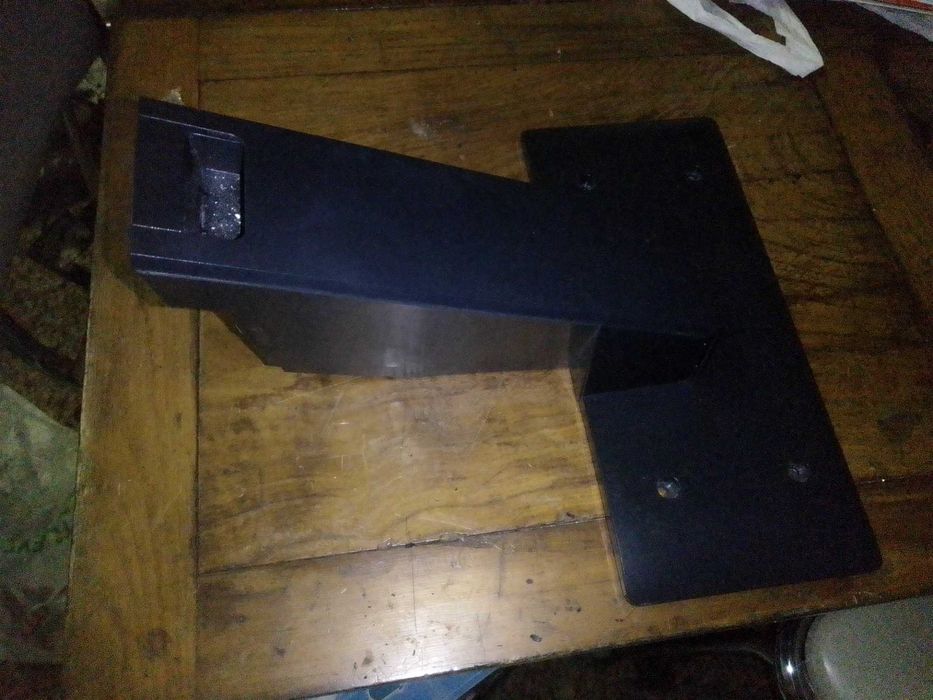 suporte para a gestão de cabos de televisores LG.