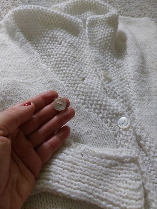 Biały wiązany sweter-kardigan plus drugi gratis
