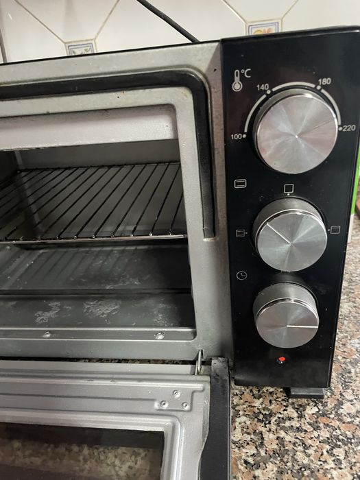 Forno elétrico em bom estado