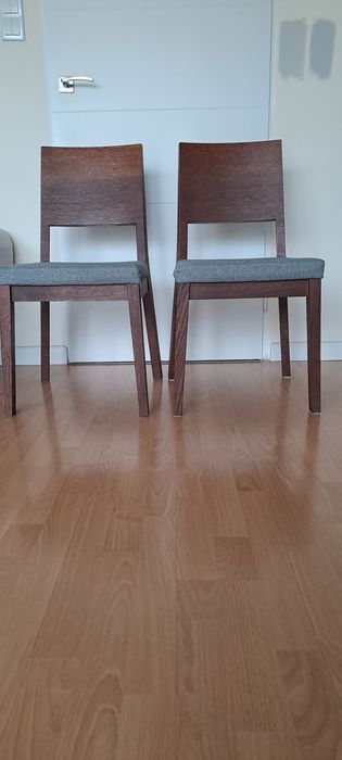 Krzesła do stołu w salonie 4 sztuki