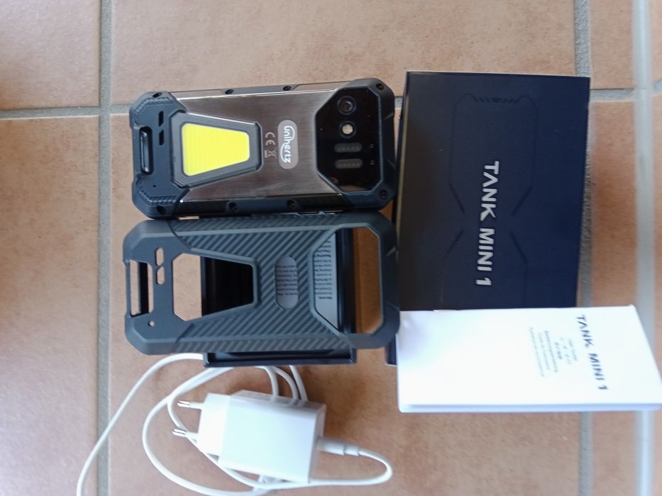 Tank mini 1 смартфон