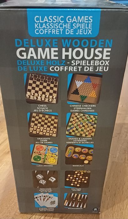 Gry planszowe 10w1  w drewnianym pudelku