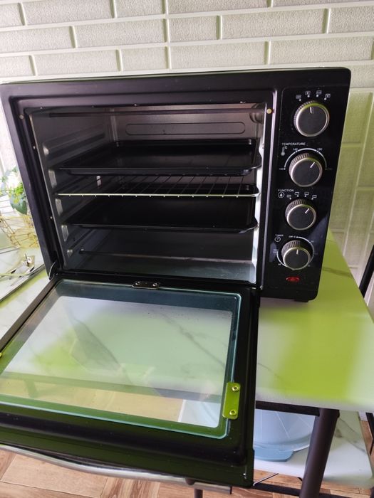 Piekarnik elektryczny z rożnem