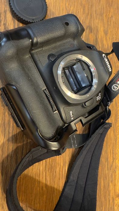 Canon EOS 5D Mark III + grip BG-E11 + RRS L-plate + Speedlite 550EX