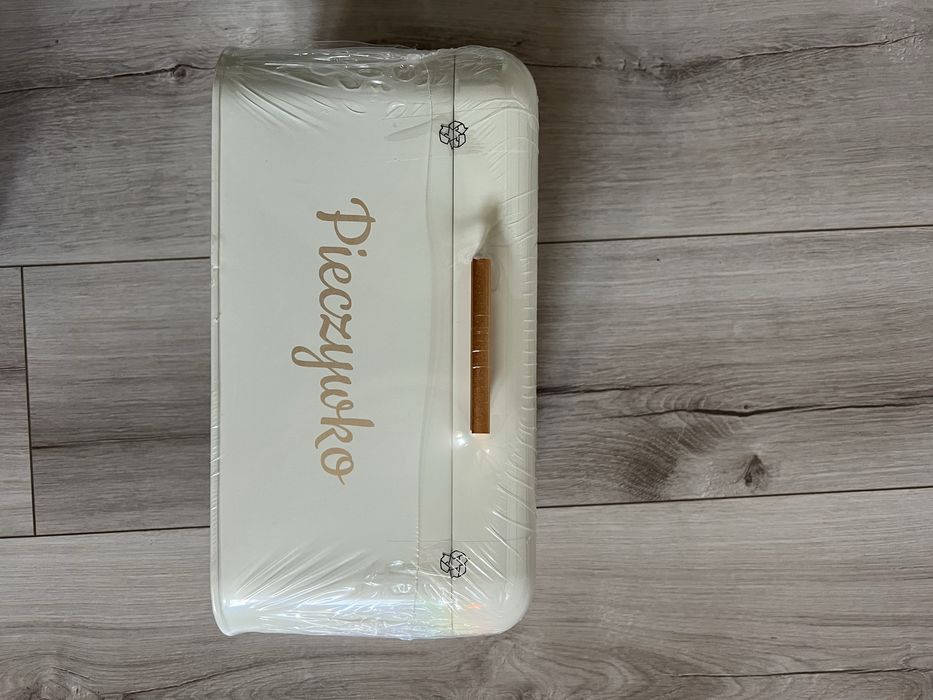 Chlebak metalowy kremowy nowy