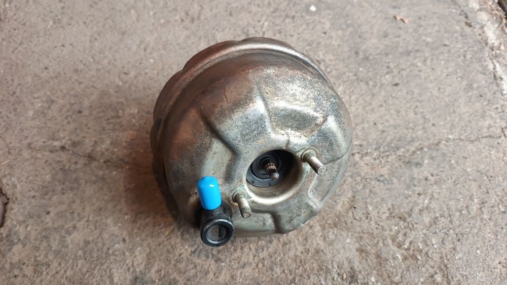 Продам б/у ваакумний підсилювач гальмів таврія