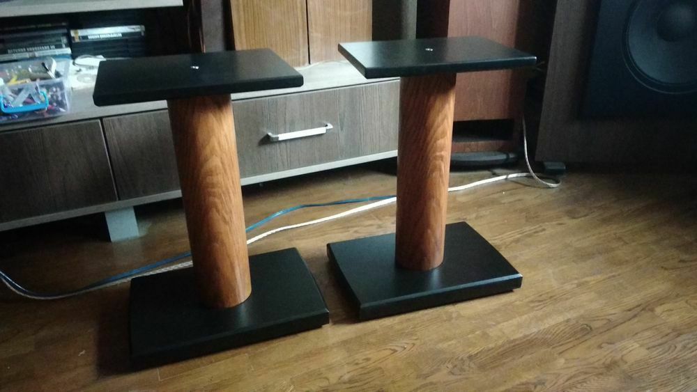 Продам новые подставки для полочных колонок.
