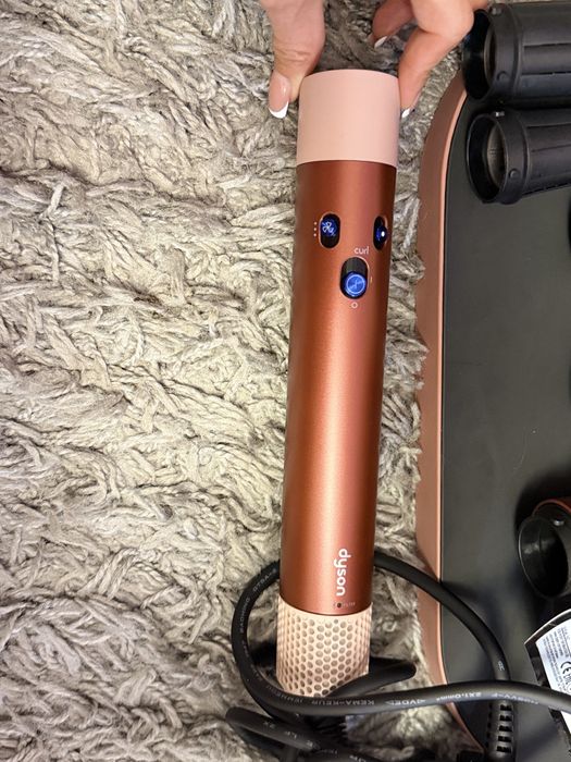 Dyson  airwrap i.d