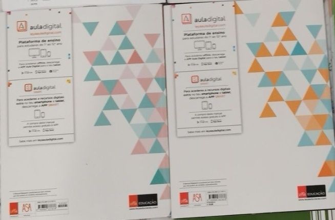 Vendo livros de 6°ano