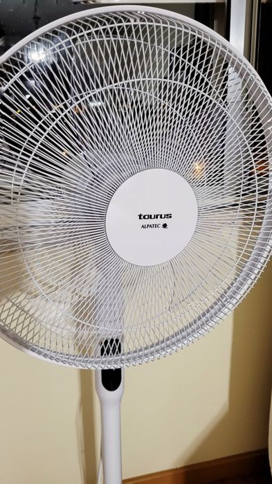 Ventoinha Taurus Ice Brise como nova.
