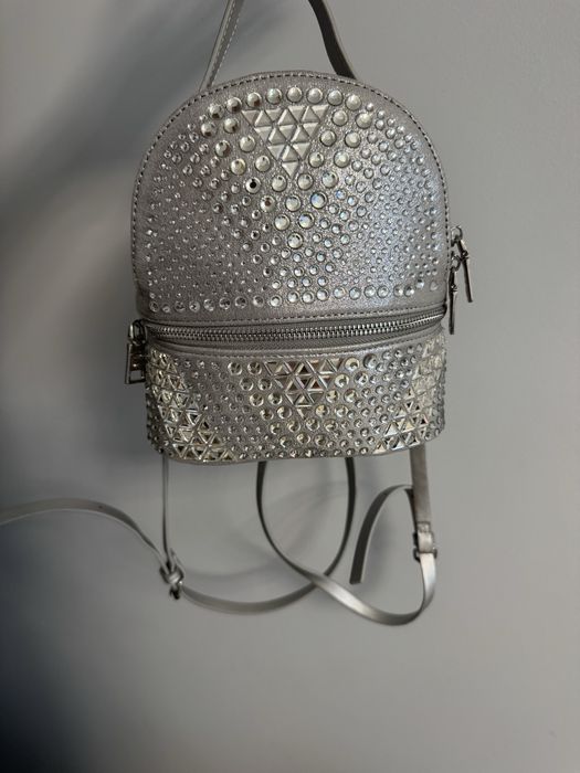 Новий невеликий рюкзачок Steve Madden срібний