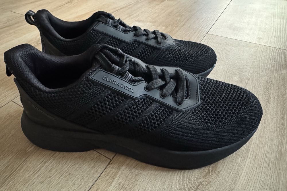 Чоловічі кросівки сітка