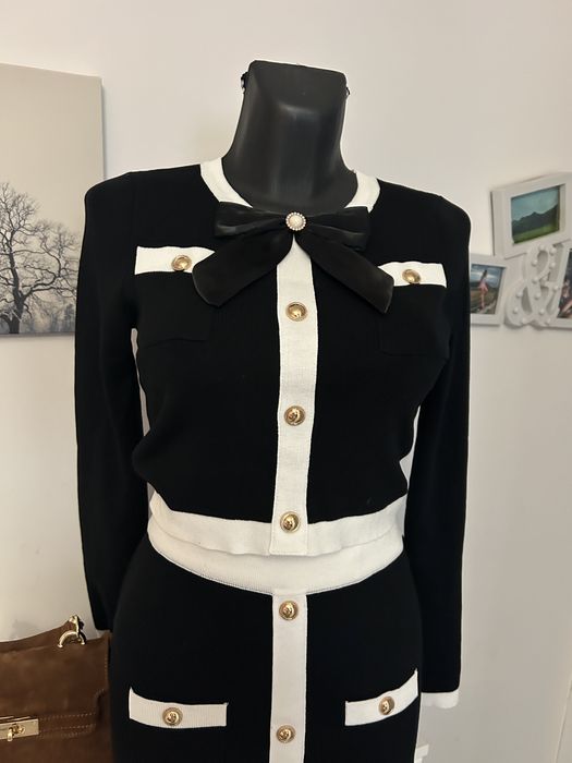 Garnitur  ze spodnicą i bluzka