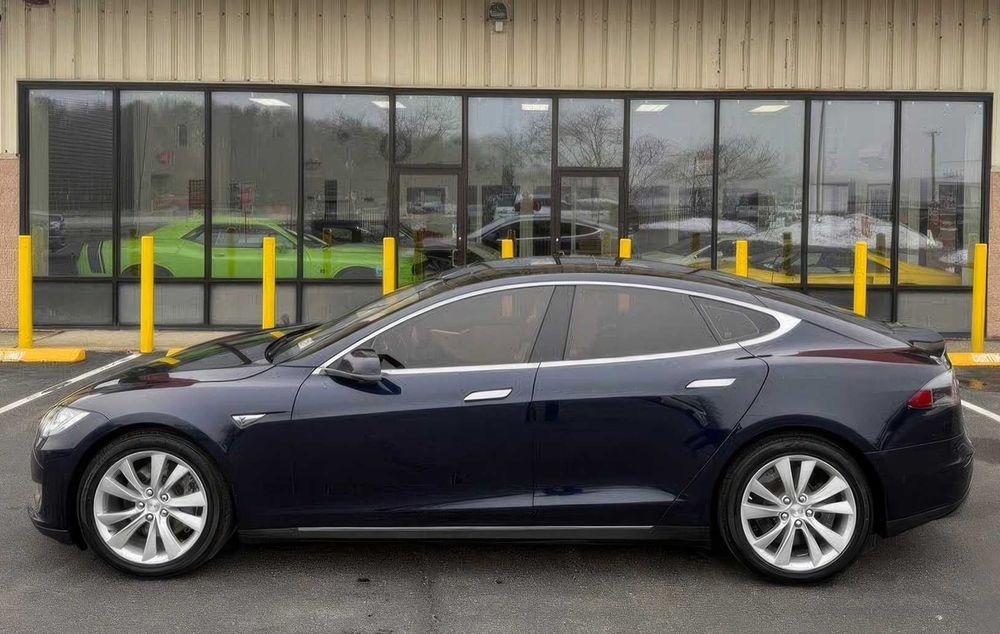 Tesla Model S      2018