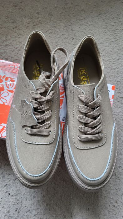 Кросівки шкіряні жіночі 39р.