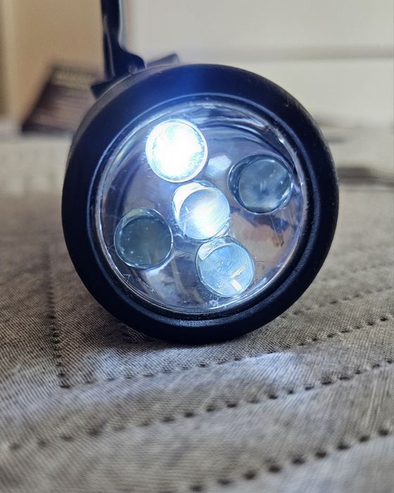 Lanterna led dínamo