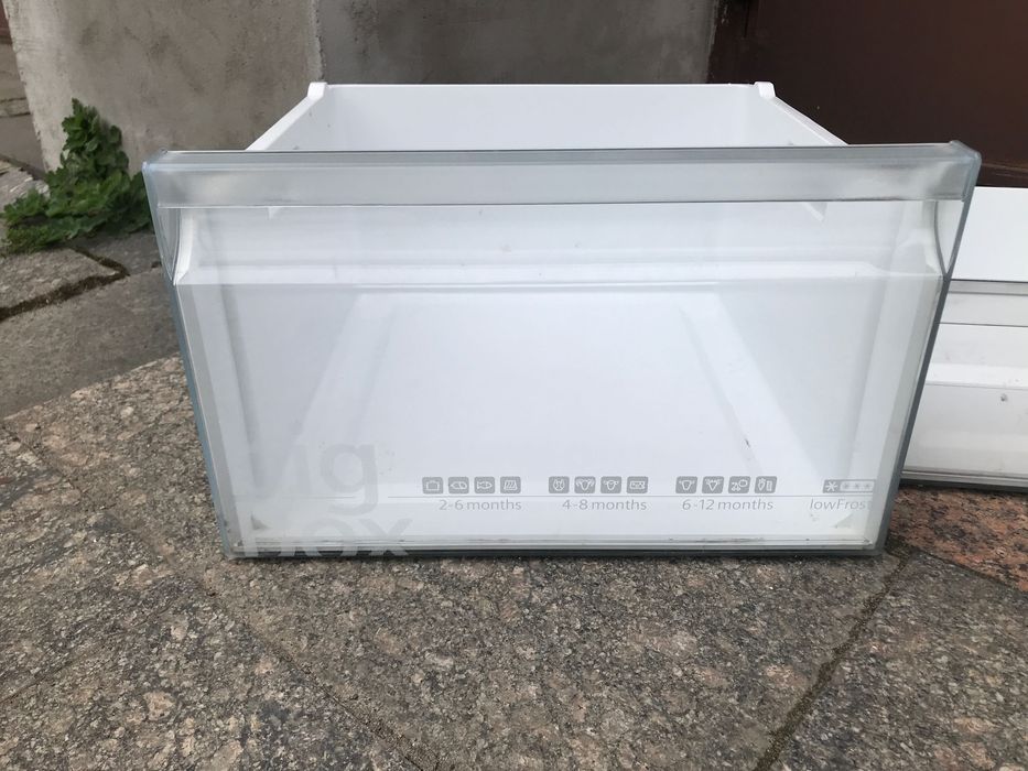 Шухляди та полки до холодильника Siemens , Bosh