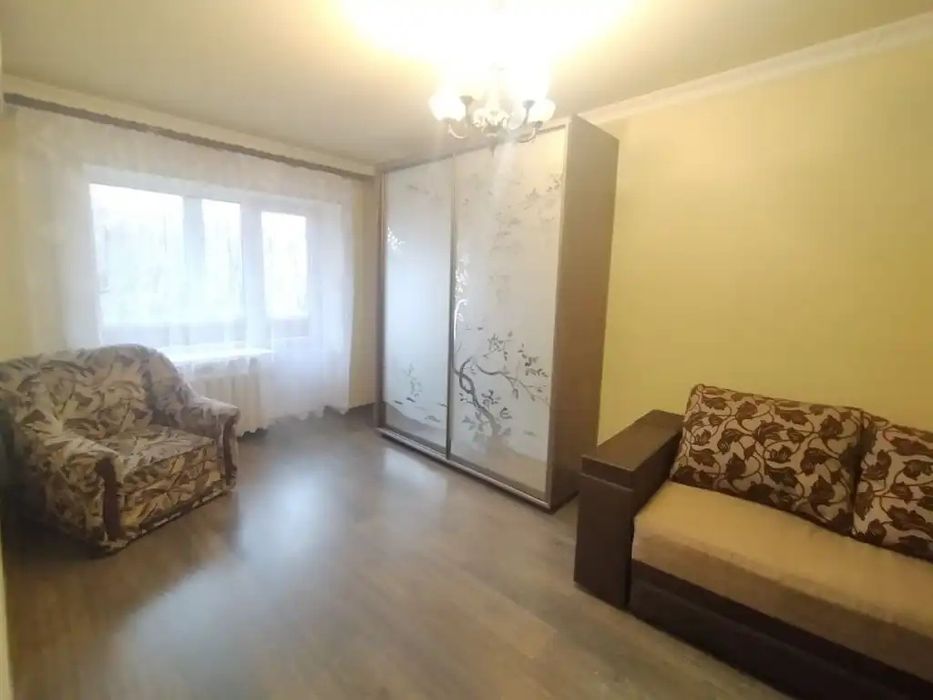 Сдам 1-комнатную  Б.Хмельницкого