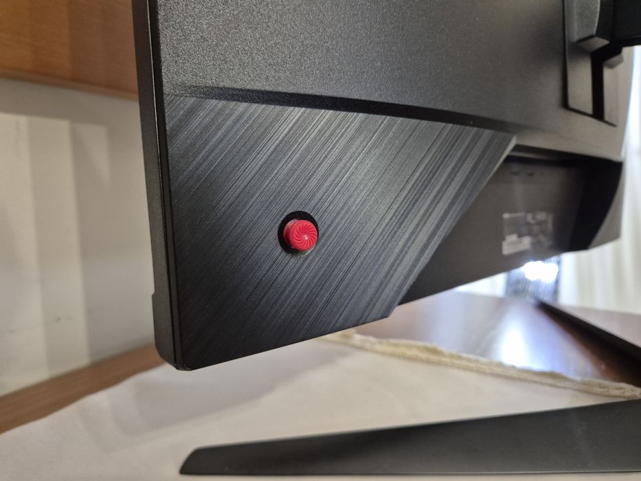 Monitor MSI Optix G242 144Hz IPS – Para Peças (Inclui Transformador e Base)