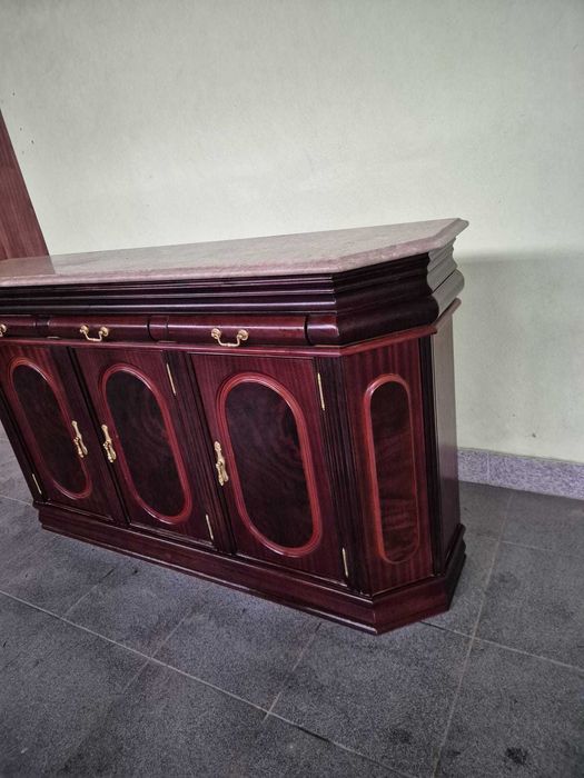 Consola de entrada com pedra trabalhada em madeira maciça