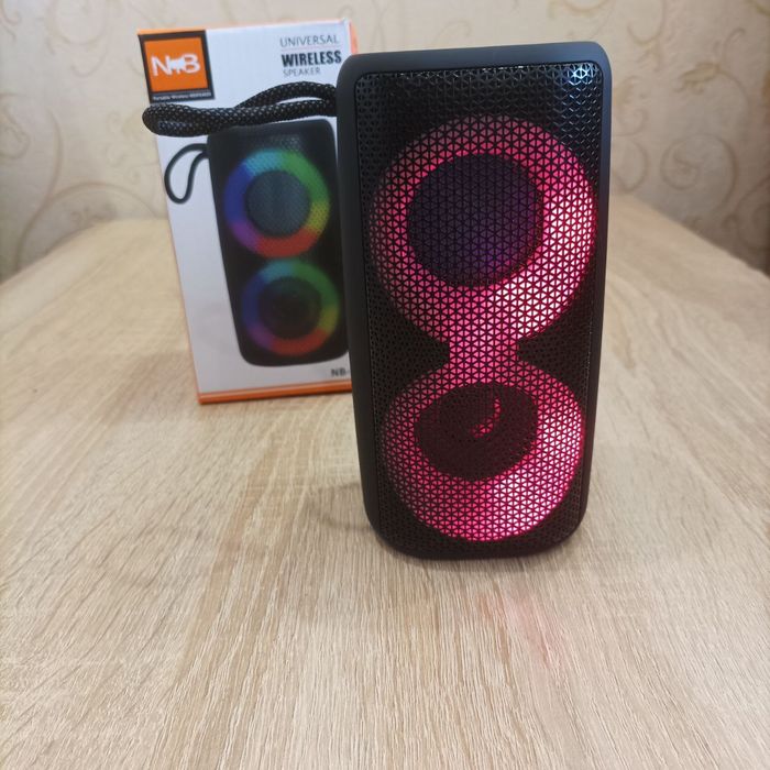 Мощная беспроводная Bluetooth колонка NB-041 со светомузыкой FM радио