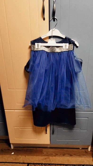 Продам костюм тройку