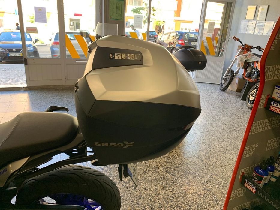 Yamaha MT 700 Tracer de 2022 Optimo Estado 4900 Kms Top case