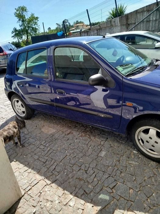 Vende-se Carro Renault Clio