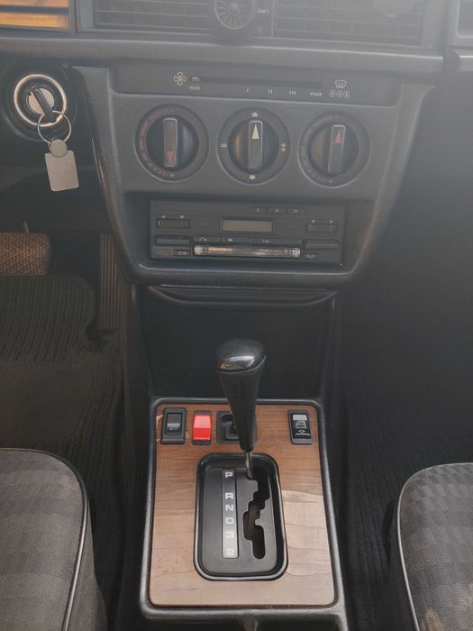 Mercedes-Benz 190 D 2.5 Turbo Automático (W201)
