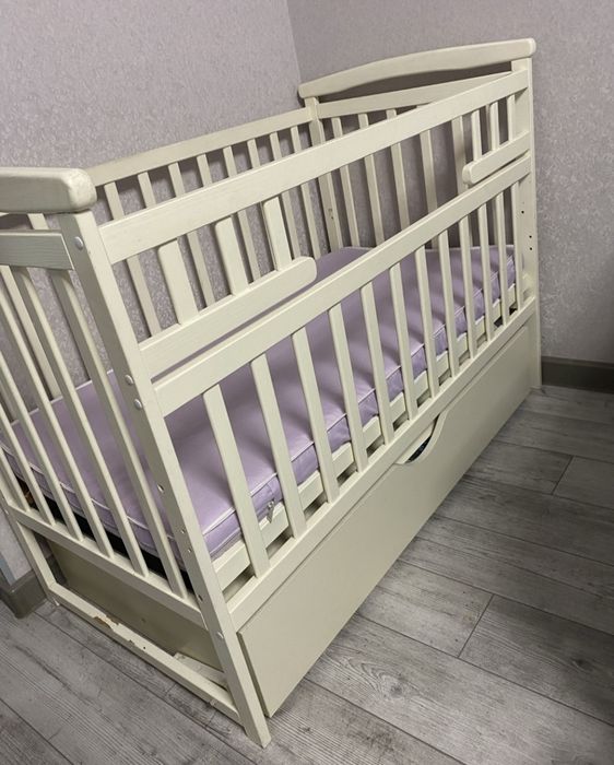 Дитяча кроватка ліжечко