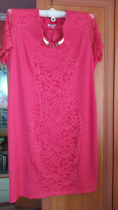 Продам червону сукню