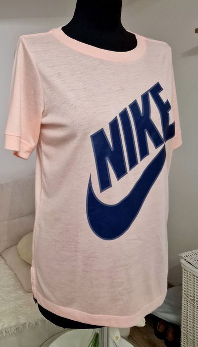 T- Shirt z nadrukiem" Nike".