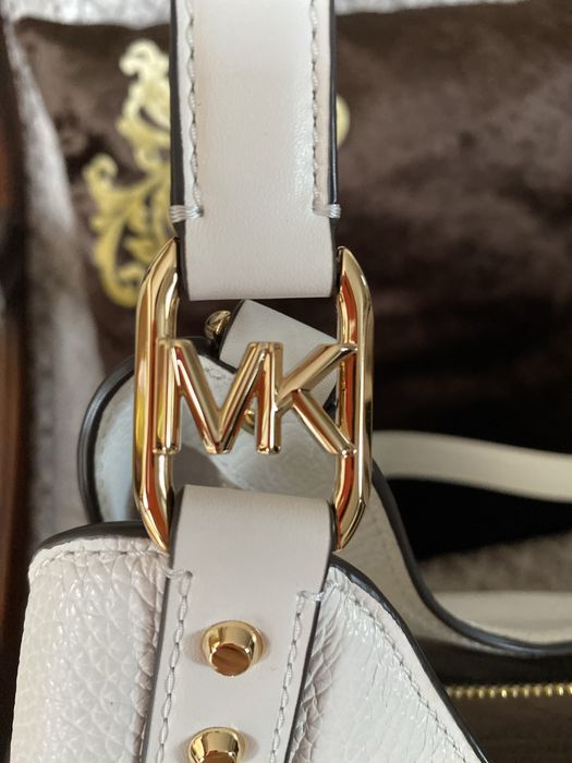 Carteira XL -MICHAEL KORS  estrear pele branca, lindissima!