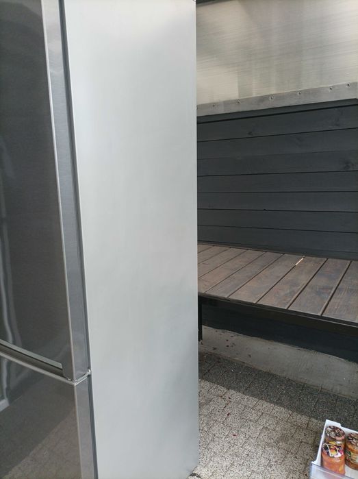 Lodówka Beko uszkodzona
