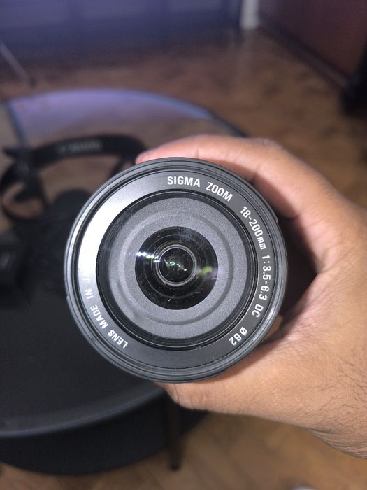 Canon 8OS 1100D + lente Sigma 18-200mm
