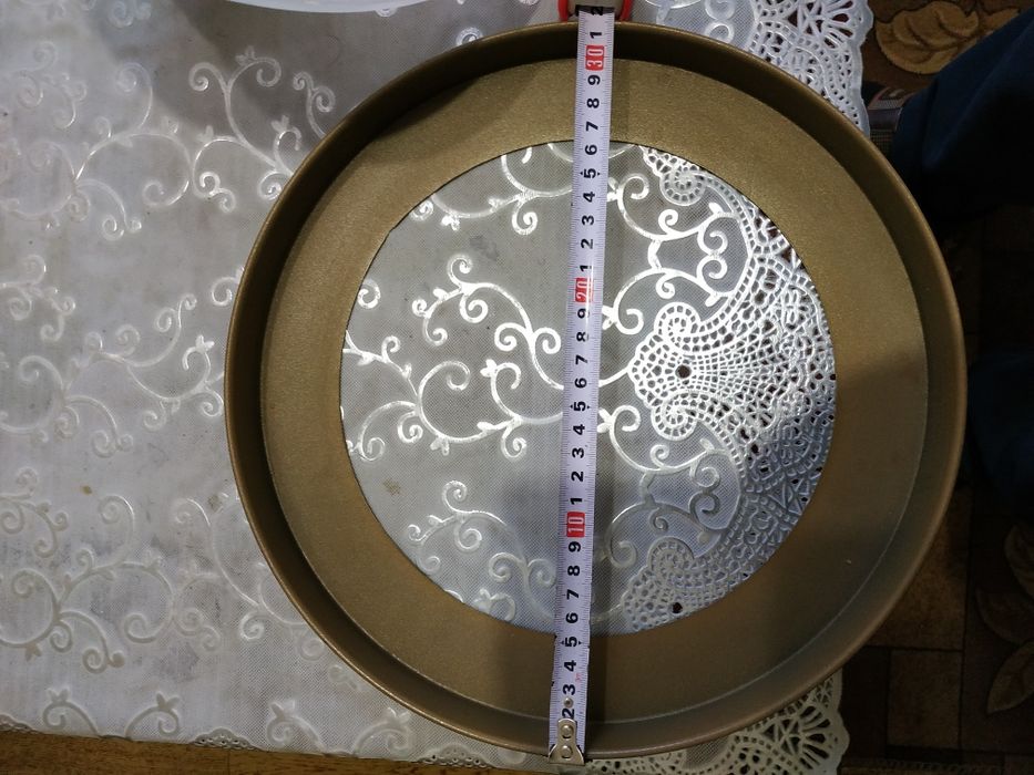 Продам хорошу люстру.