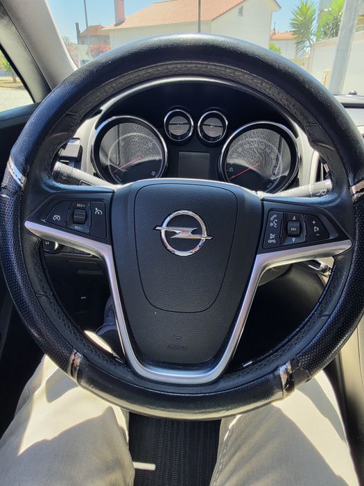 Opel astra J 1.3 cdti diesel 5 portas 5 lugares de outubro de 2010
