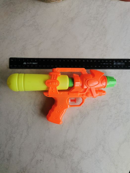 Продам водяний пістолет дитячий