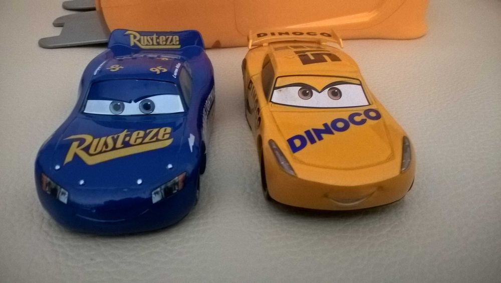 Set Lançador Carros Dinoco 51 Quadro Faísca McQueen Disney Novo