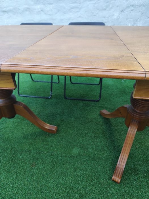 OFERTA - MESA de madeira maciça que estende