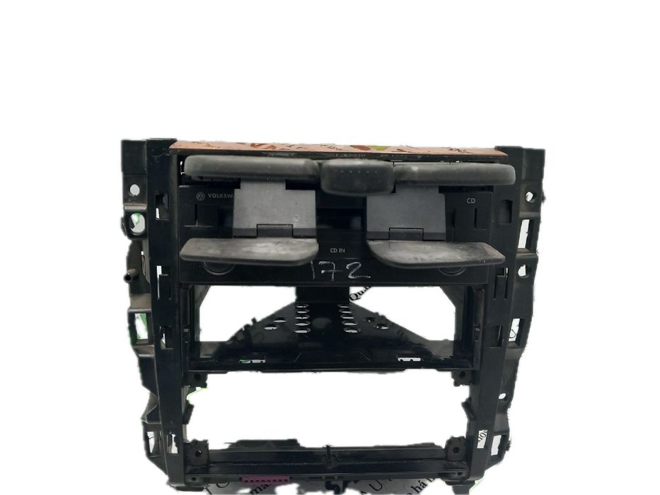Rádio / auto-rádio VOLKSWAGEN Passat (3B3)